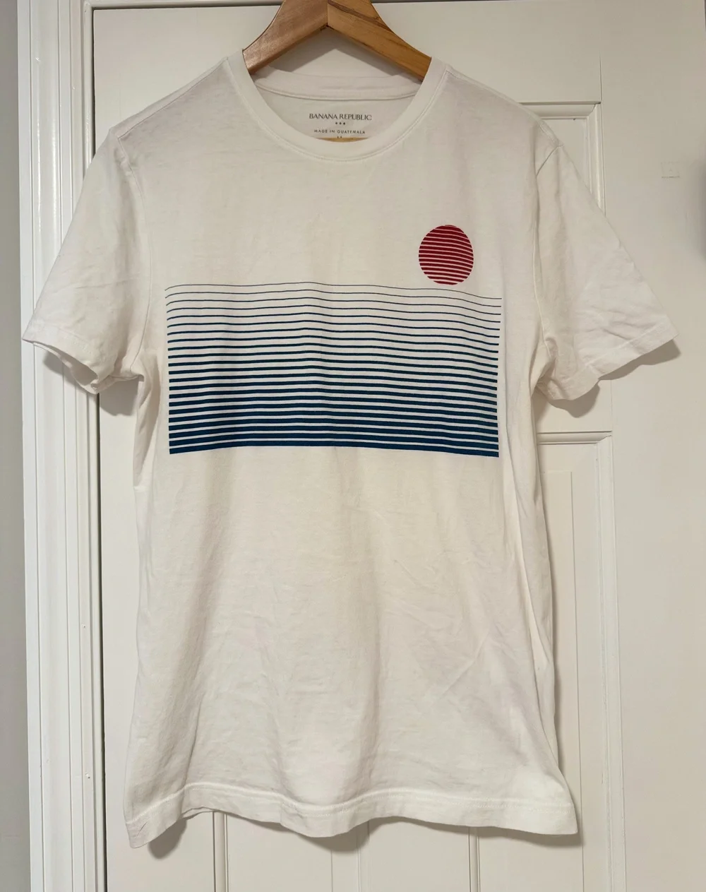 Banana Republic Men's Minimalist Wave & Sun Graphic T-Shirt - White Mens Medium